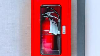 Extinctoarele din mai multe instituţii publice, expirate chiar şi de zeci de ani