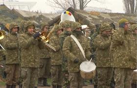 Perspectiva iernii nu i-a împiedicat pe soldaţii români să înceapă pregătirile pentru parada de 1 Decembrie