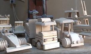 Jucăriile din lemn prind viață, în Reghin, județul Mureș