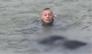 Femeia care s-a aruncat în Mureş şi a fost salvată de jandarmi, în continuare în stare gravă