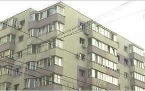 Românii, campioni la dărâmat ilegal ziduri din apartamente