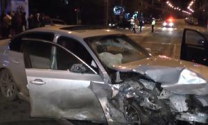 Accident grav în Piatra-Neamţ. Un tânăr de 18 ani a băgat şase oameni în spital