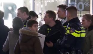 Atac cu cuțitul în Haga, capitala Olandei. Trei adolescenţi au fost înjunghiaţi