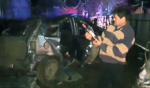 O tânără care bea vin, asculta muzică şi conducea cu viteză, accident cu patru victime în Neamţ