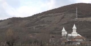 Stânca bântuită din satul părăsit. Zona încărcată de mister se află în Hunedoara