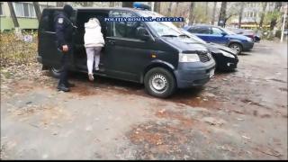 Părinţi din 7 judeţe ridicaţi de mascaţi, după ce au făcut lucruri oribile propriilor copii, la cererea unor americani (Video)