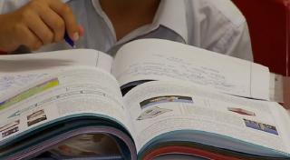 Primele măsuri după rezultatele PISA. Schimbări în programă și vouchere pentru părinți