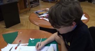 Proiect inedit la Bistrița! Copiii învaţă la şcoală cum se fac desenele animate