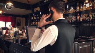 Românii preferă mâncare tradițională, dar o comandă online