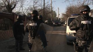 Palate debranşate de la curent cu mascaţii, în Dâmboviţa. Locatarii furau energie electrică