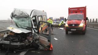 O roată desprinsă de la o maşină a provocat carambolul mortal de pe autostrada Arad-Timișoara