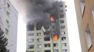 Bloc de 12 etaje distrus de o explozie de gaze, în Slovacia. Cel puțin 5 morți (Video)