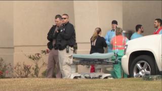 Momente de reculegere pentru victimele atacului de la baza Pensacola