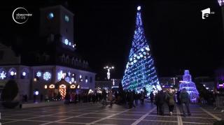 Vinul fiert, turta dulce și castanele coapte, savurate la târgul de Crăciun de la Brașov