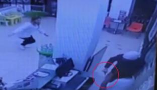 Farmaciste ameninţate cu cuţitul de un bărbat periculos, în Suceava