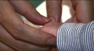 Bebeluş de cinci luni, din Vrancea, mort de pneumonie după ce medicul ar fi refuzat internarea