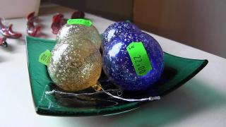 Românii preferă de Crăciun globuri din sticlă de murano și foiță de aur