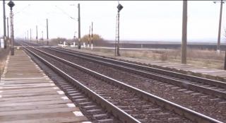 Femeie găsită inconştientă între două linii de cale ferată, în Prahova