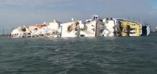 Nava cu peste 14.000 de oi moarte, pericol în mare