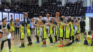 Meci de baschet pentru copiii nevoiași, la Constanța