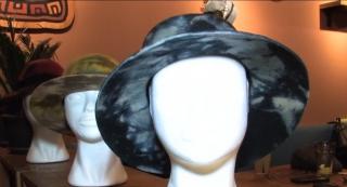 Pălăria, accesoriul perfect pentru petrecerea de Revelion