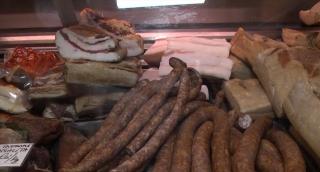 Câţiva producători din Sibiu au decis să-şi deschidă propriul magazin de bunătăţi