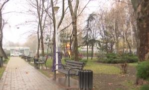 Tânăra moartă o bancă din Parcul Păcii din București, găsită de un paznic