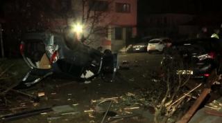 Haos în Clui, după ce un adolescent a furat o maşină şi a spulberat totul în cale