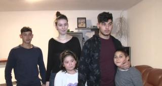 O familie din Prahova şi-a deschis casa pentru 5 fraţi rămaşi singuri pe lume