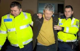 Bărbatul care şi-a ucis mama a încercat să-şi ia viaţa cu 2 zile înainte de crimă, salvat de medici (Video)