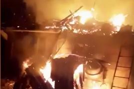 Două incendii trase la indigo în Argeș. Focul ar fi fost pus intenționat