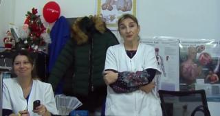 Bărbat din Brăila dus direct la Psihiatrie, după ce a intrat cu toporul în cabinetul medicului de familie