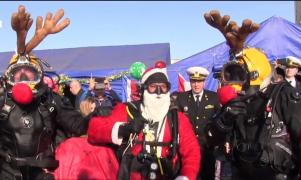 Moș Crăciun a venit cu o autospecială SMURD, în Hunedoara