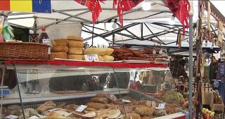 Bunătățile tradiționale au gustul copilăriei la Târgul de Crăciun din București