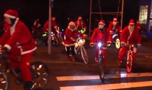Moş Crăciuni pe biciclete, pe străzile din Galaţi