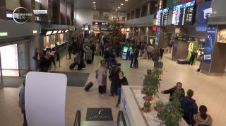 Aglomerație pe aeroporturi. Familiile românilor din străinătate se reunesc de sărbători