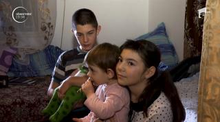 Cinci frățiori din Bucovina au rămas fără mamă, de sărbători. Tânăra a murit la 35 de ani