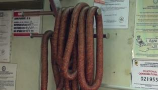 La târguri, se găsesc din plin bunătăţi pentru masa de Crăciun