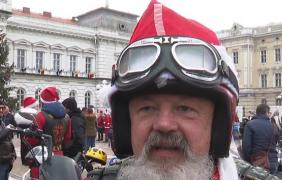 Moş Crăciun a ajuns pe motocicletă la Arad