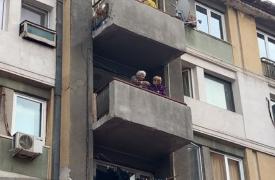 Bloc din Vaslui evacuat din cauza unui bărbat care gătea ardei iuţi în cuptorul cu microunde