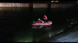 Pompierii din Caracal caută o persoană care s-ar fi înecat în râul Olt (Video)