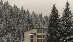 Românii mai pot găsi locuri de cazare pentru Revelion în staţiunile montane