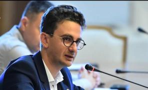 Reacţia Bisericii Ortodoxe, după ce un deputat USR a postat un mesaj controversat de Crăciun