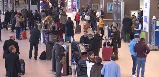 O cursă aeriană Bucureşti - Helsinki a decolat cu întârziere din cauza unui geam crăpat