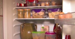 Risipa de mâncare, obiceiul la care românii nu renunță de sărbători