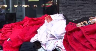 Revelionul, între tradiții și superstiții. Haine roșii la miezul nopţii, bani în buzunar și mulți struguri