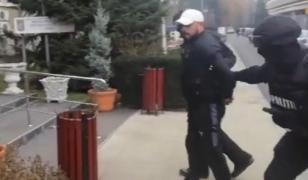 Atac mortal cu cuţitul în piaţă, la Tg. Jiu. Un bărbat ucis de doi fraţi, pentru o femeie (video)