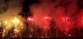 Omenirea a intrat în 2020 cu distracție și focuri de artificii
