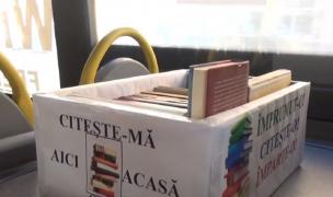 În Reşiţa, cei care merg cu autobuzul pot citi cărţi până la destinaţie