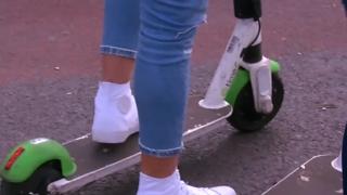 Românii cu trotinete electrice vor putea circula cu maximum 25 de kilometri pe oră